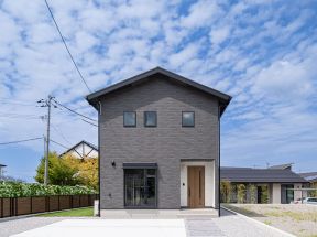【見学可能：HEAT20 G2・耐震等級３】「アイランドキッチンが主役のお家」 写真